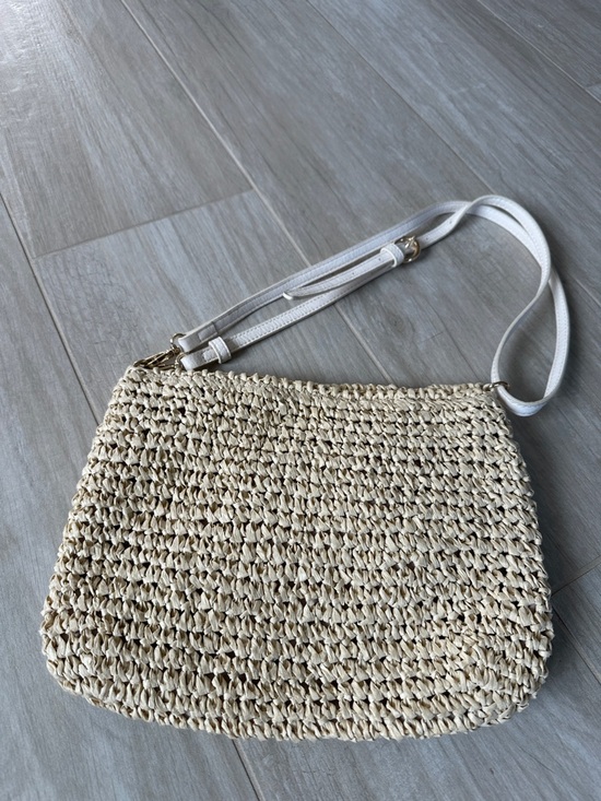 LC Lauren Conrad Woven Straw Crossbody Bag with Cream Accents. - Picture 9 of 9
